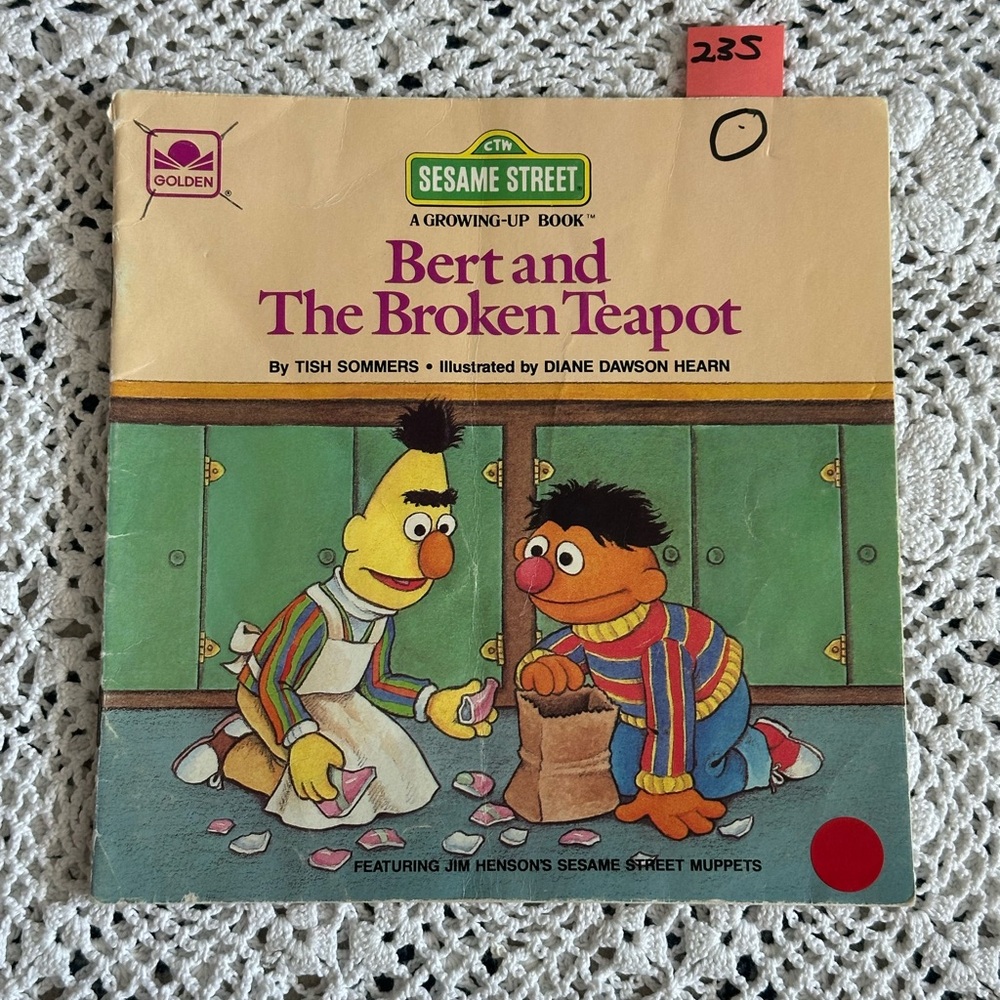 Sesame Street Bert and The Broken Teapot Book